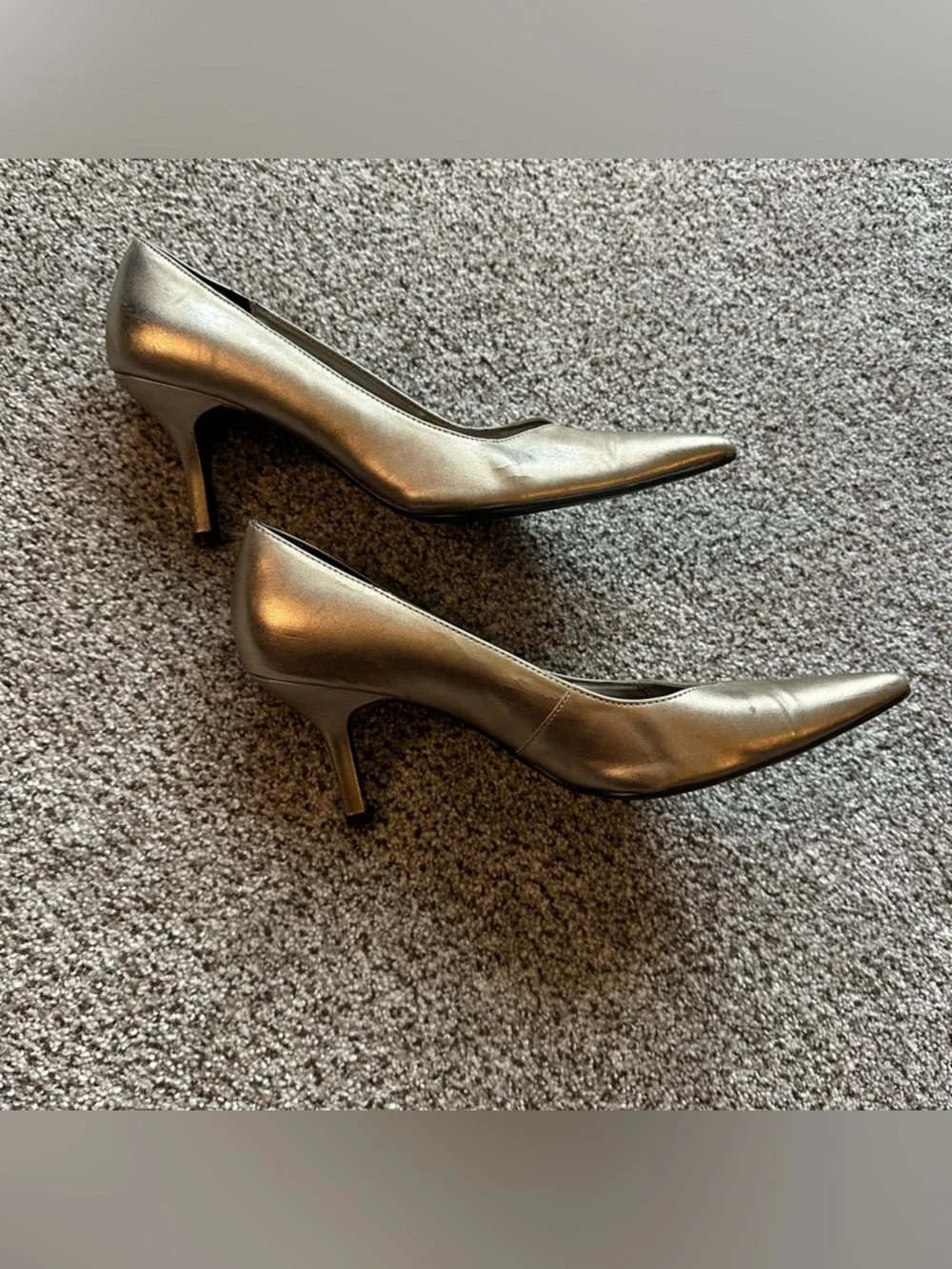 PREDICTIONS 8 Vintage Pewter Light Golf Metallic V Vamp Pumps Kitten
